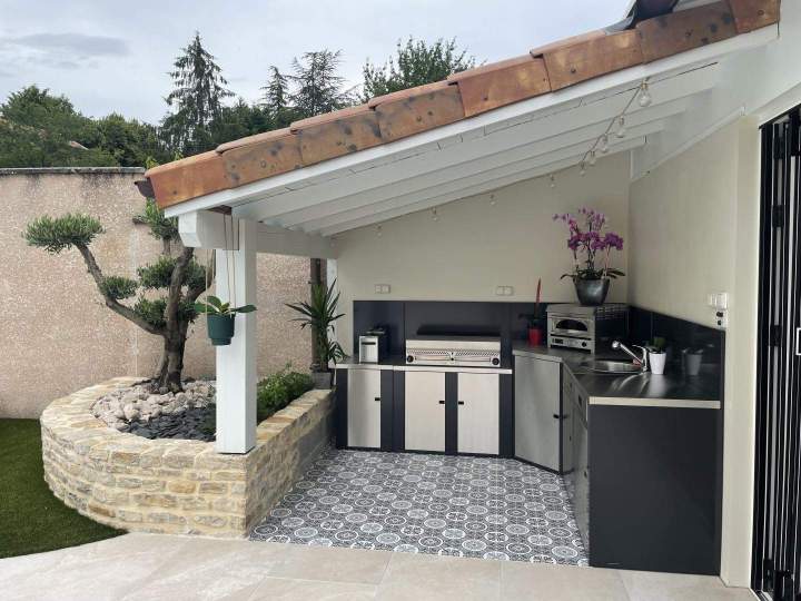 Cuisine extérieure sous pergolas Mornant