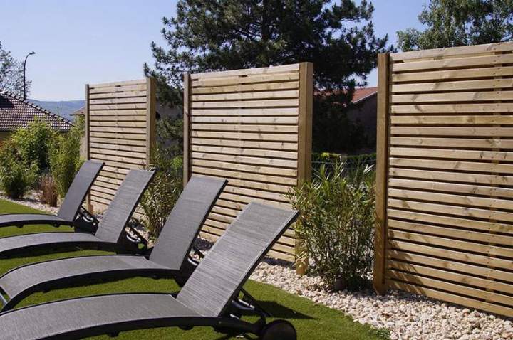 Brise-vue décorative en bois Mornant