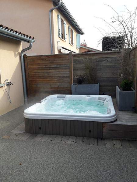 Spa moderne extérieur Mornant