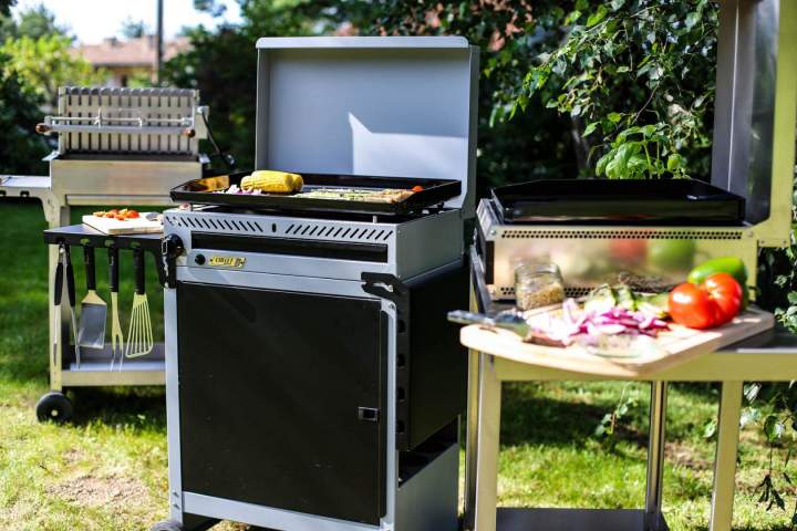 Planchas adapté pour extérieur Mornant