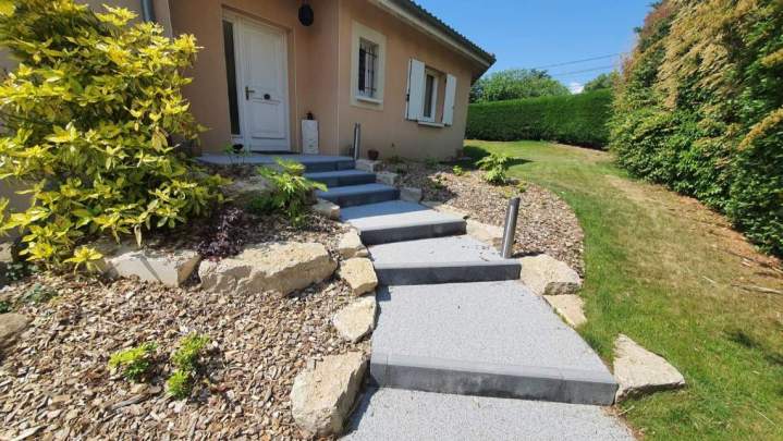 Escalier résidentiel extérieur Mornant