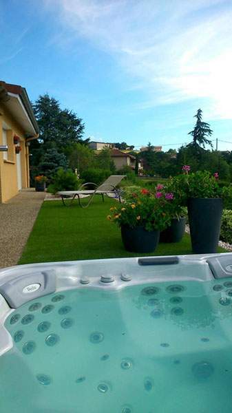 Spa familial extérieur Mornant
