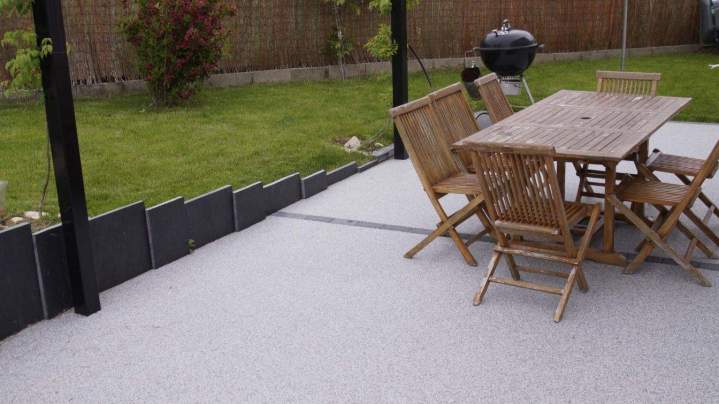 Terrasse extérieure tendance Mornant