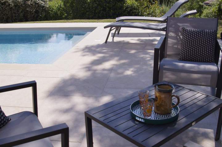 Piscine et aménagement jardin Mornant